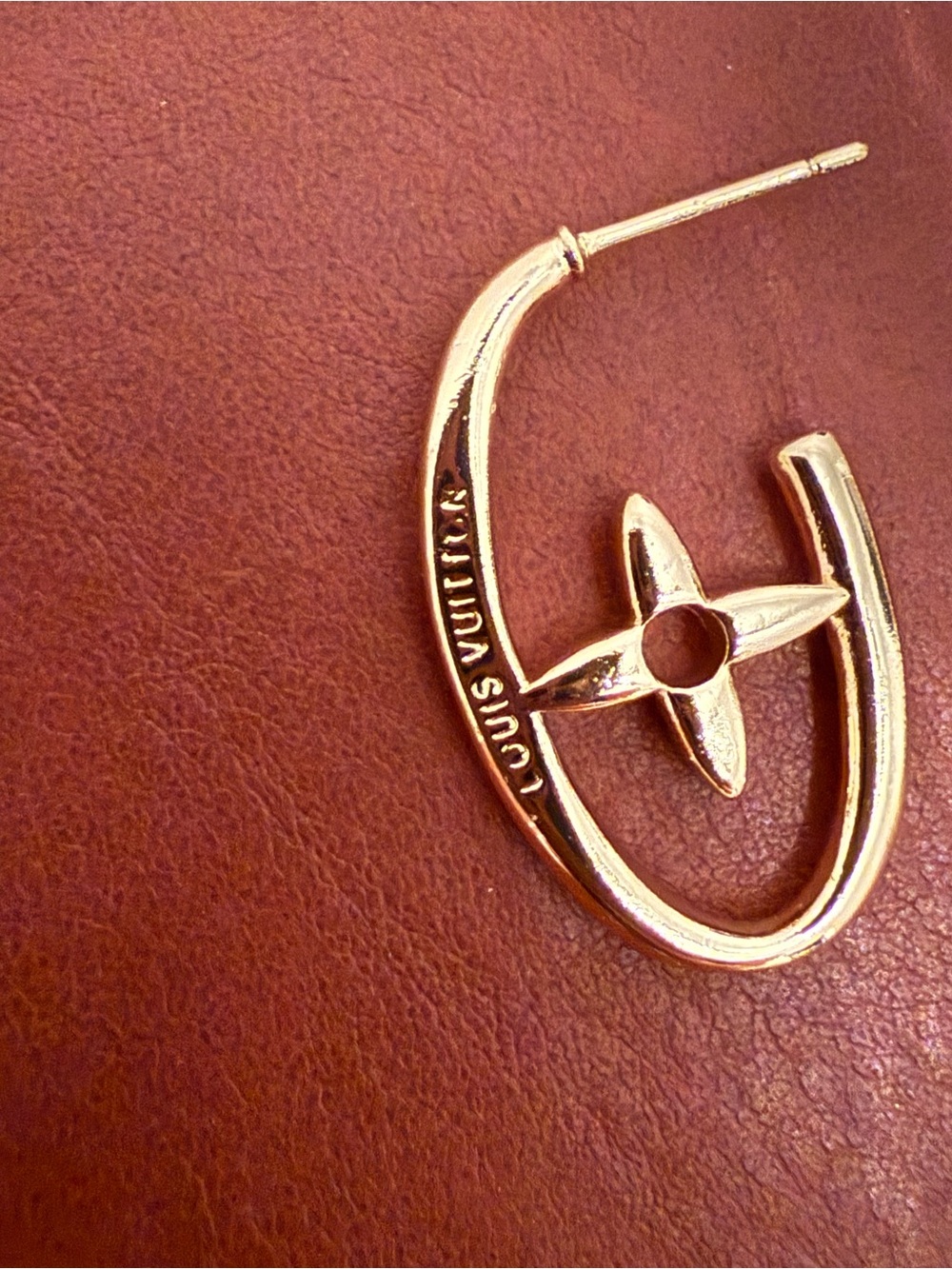 Beautiful LV Style Open Hoop Earrings - Picture 3 of 4